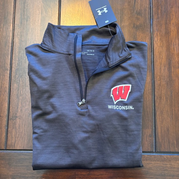 NWT Under Armour University of Wisconsin Quarter Zip Pullover Women’s size L - Picture 1 of 10